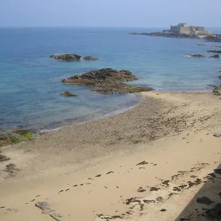 Rue Veillon Bed & Breakfast 3*