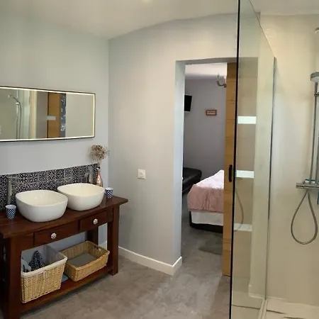 Bed & Breakfast Rue Veillon 3*